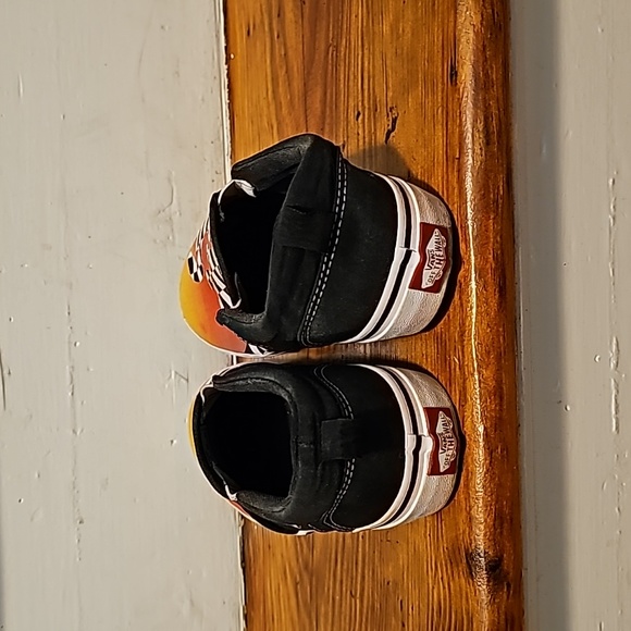 Vans - Picture 3 of 5